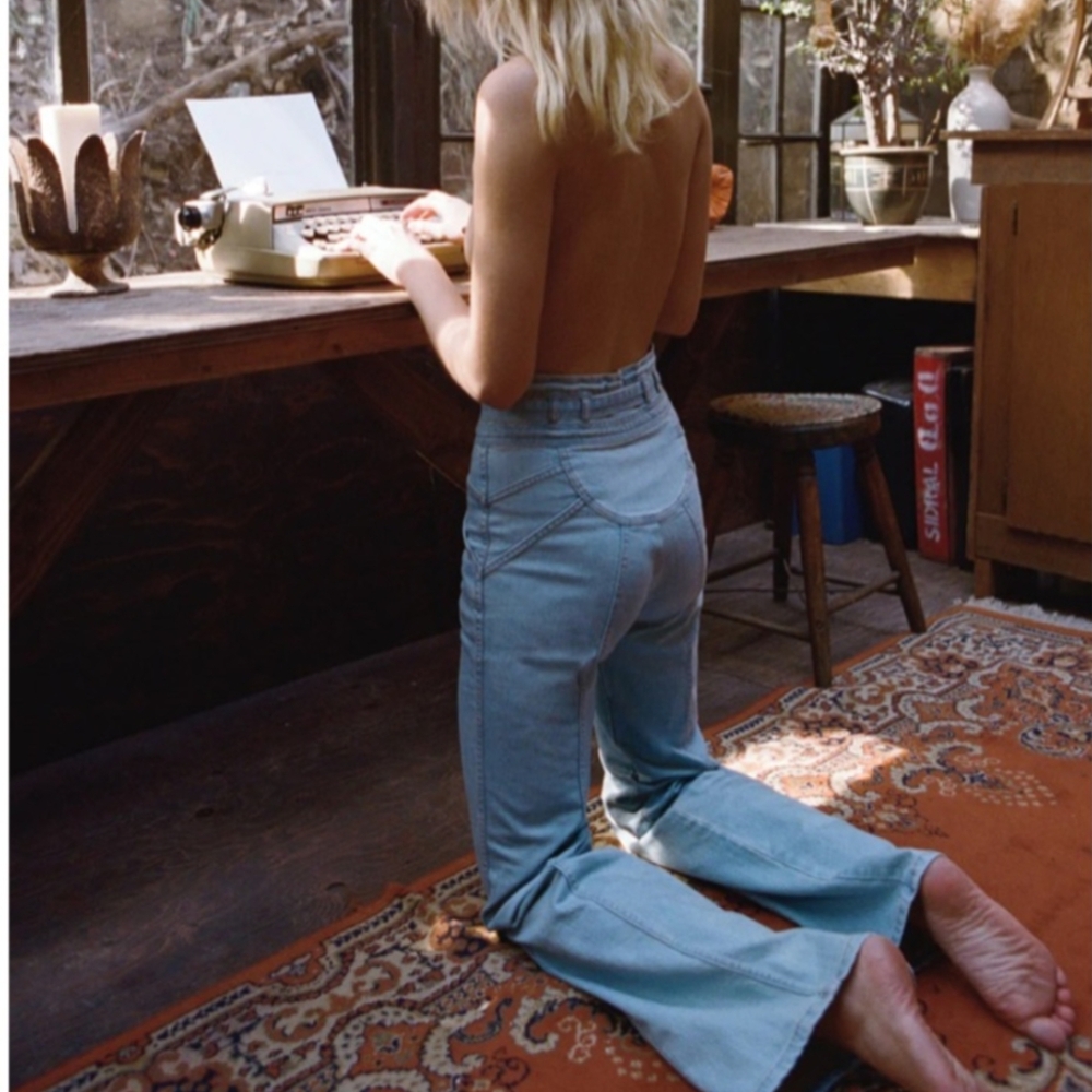 Stoned Immaculate/Flared Cropped Jeans Sz 27